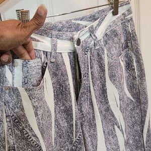 SHEIN Stylish Gray and White Patterned Jeans